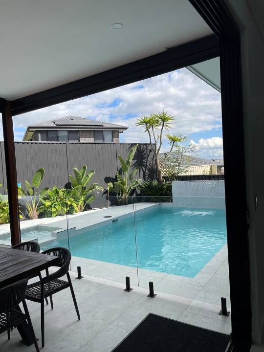 Eileen 1 GlasbyBuilding_LivingRoom