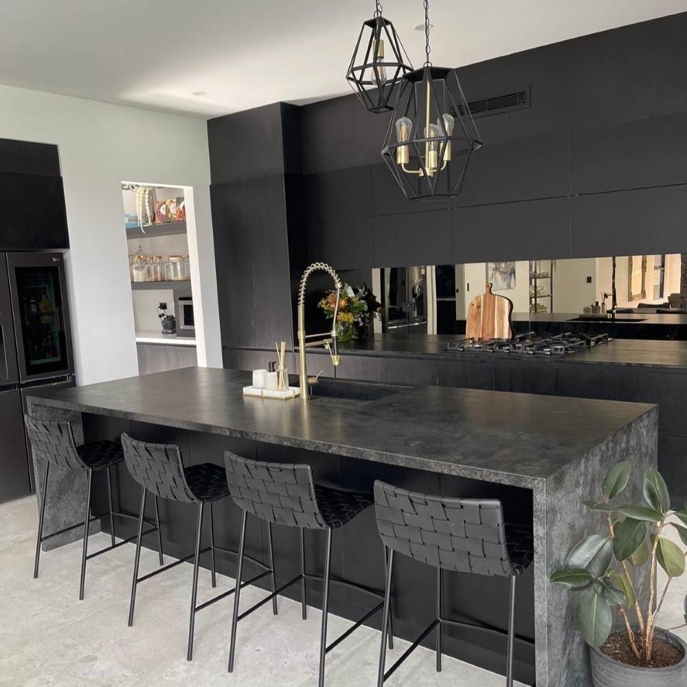 Eileen 4 GlasbyBuilding