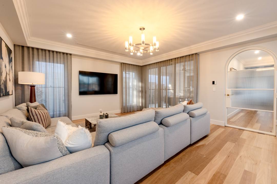 Token5 GlasbyBuilding_OpenLiving