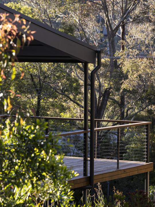 MODE-homes_balcony GlasbyBuilding_CosyLiving